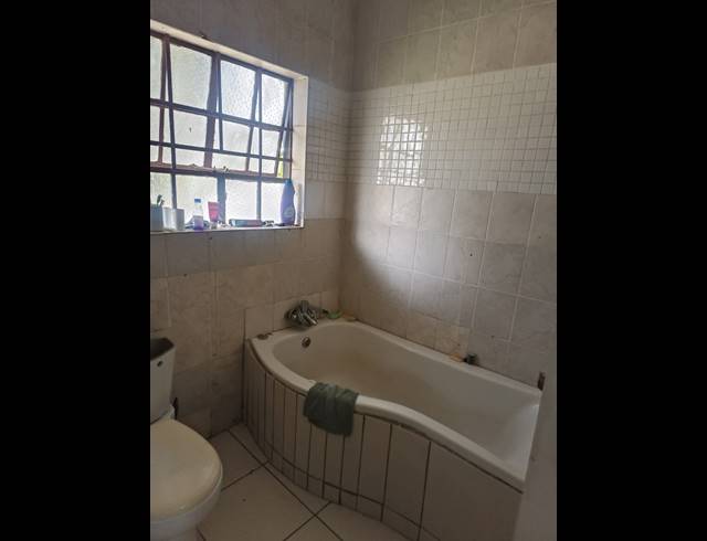 3 BEDROOM HOUSE FOR SALE IN BIRCHLEIGH NORTH